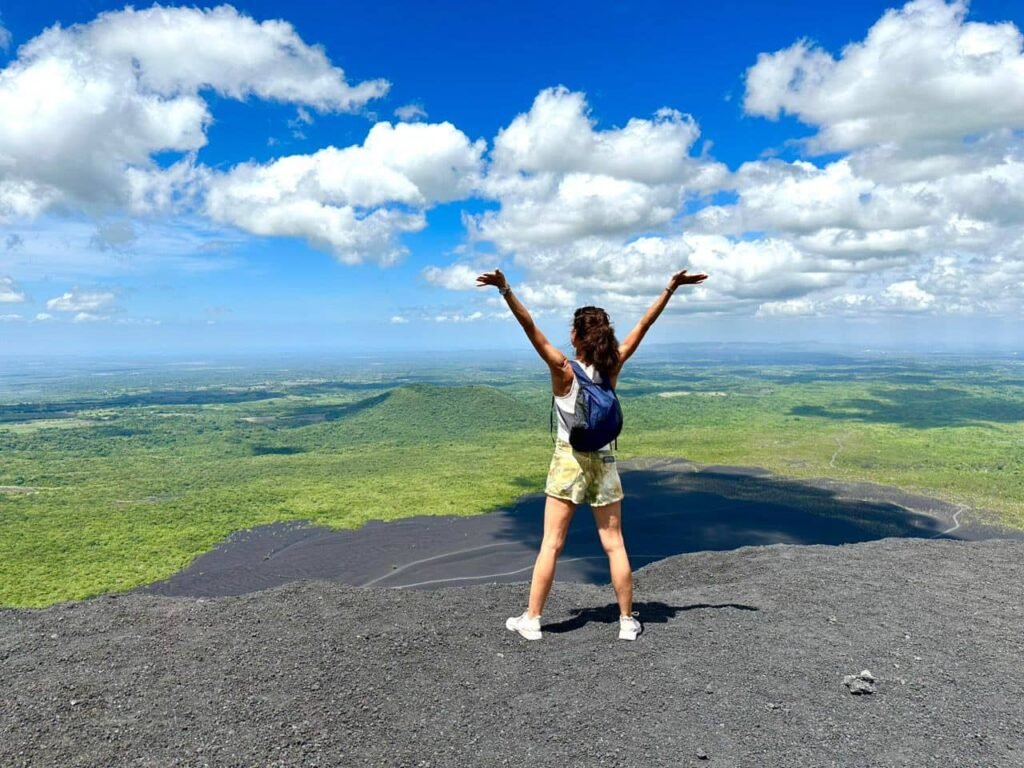 Sandboarding sur les flancs du Cerro Negro