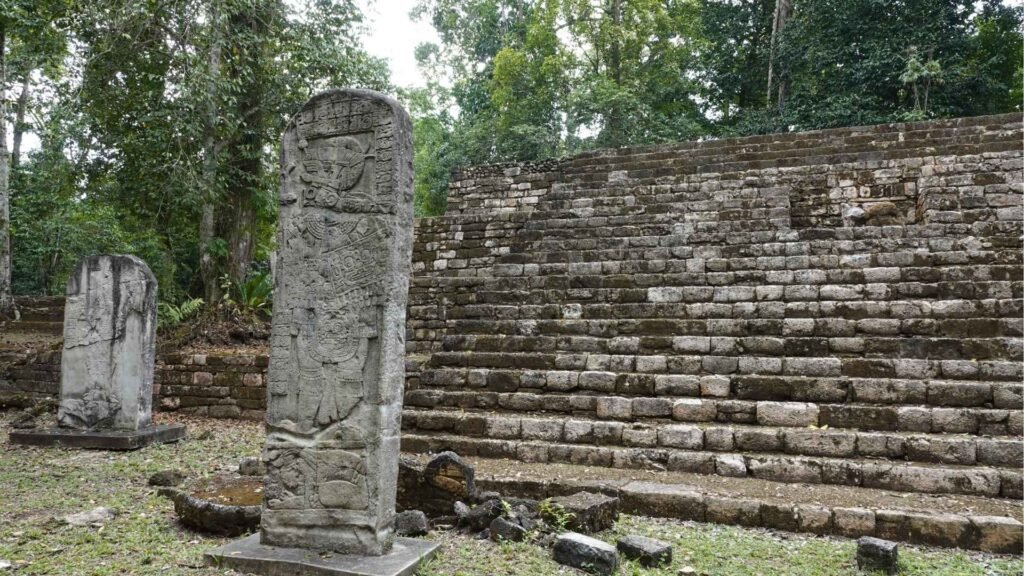 Les sites maya méconnus du Péten