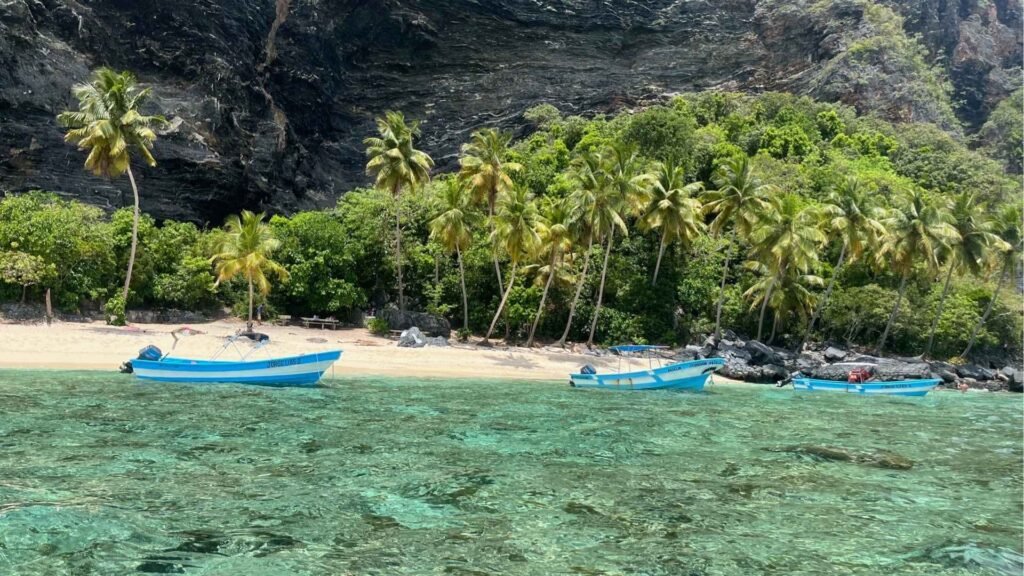 Une nuit insolite au paradis en camping à Playa Frontón
